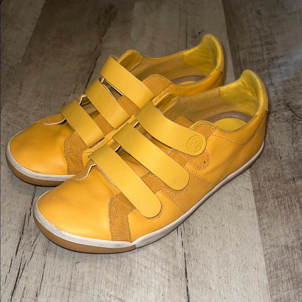 PLAE Yellow Leather Hook-and-Loop Sneakers